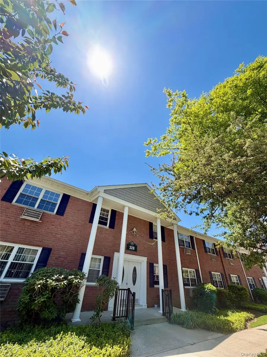 328 Lakeland Avenue #1A, Sayville, NY 11782 - #3