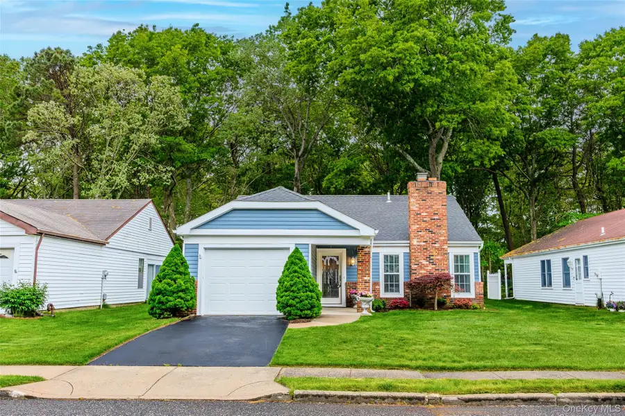 220 Belfast Lane, Ridge, NY 11961 - #2