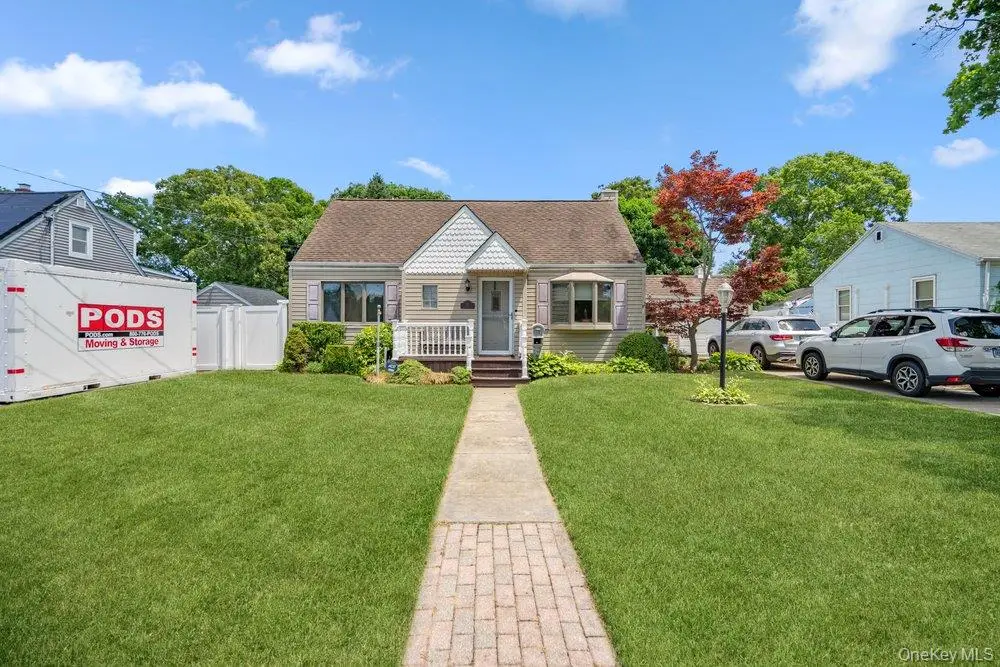 17 Brook Place, East Islip, NY 11730 - #1
