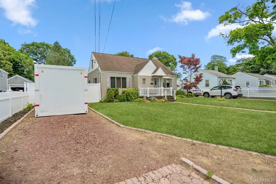 17 Brook Place, East Islip, NY 11730 - #2