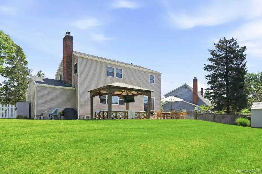 12 Westbrook Lane, Smithtown, NY 11787 - #3