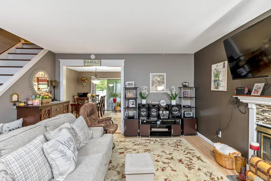 17 Stone Commons, Yaphank, NY 11980 - #3