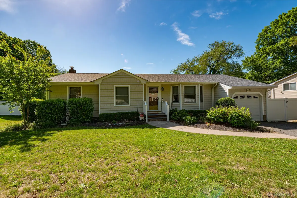 7 Edscho Lane, Commack, NY 11725 - #1