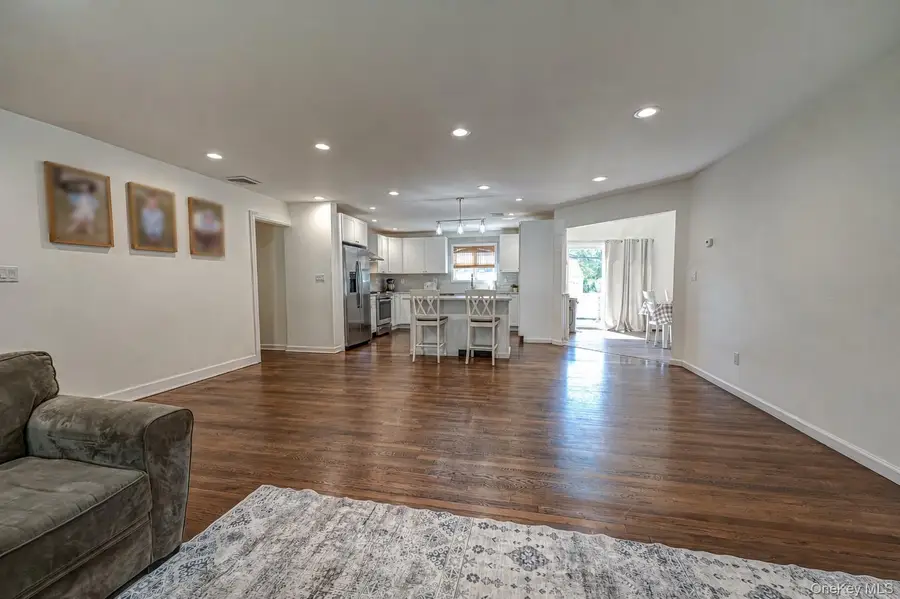 7 Edscho Lane, Commack, NY 11725 - #3