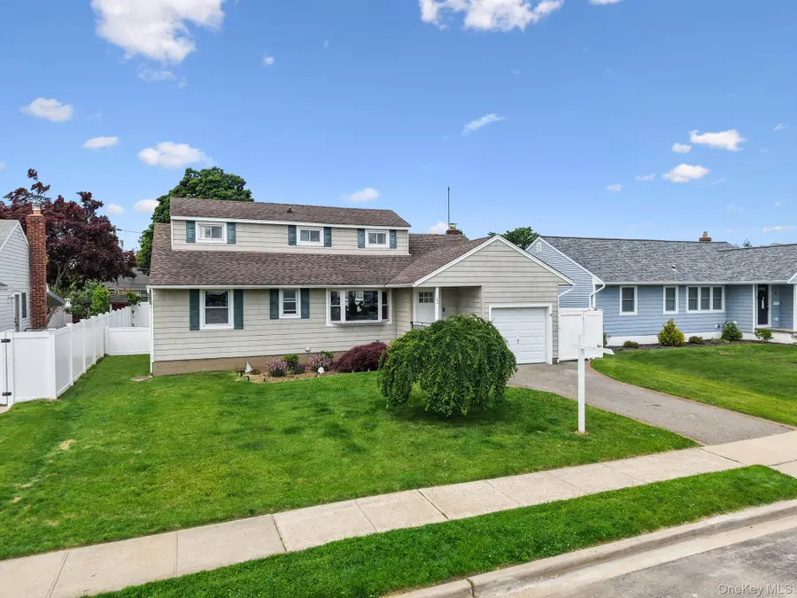 22 Scholl Drive, Farmingdale, NY 11735 - #2