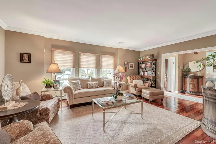 23 Gaynor Avenue, Nesconset, NY 11767 - #3