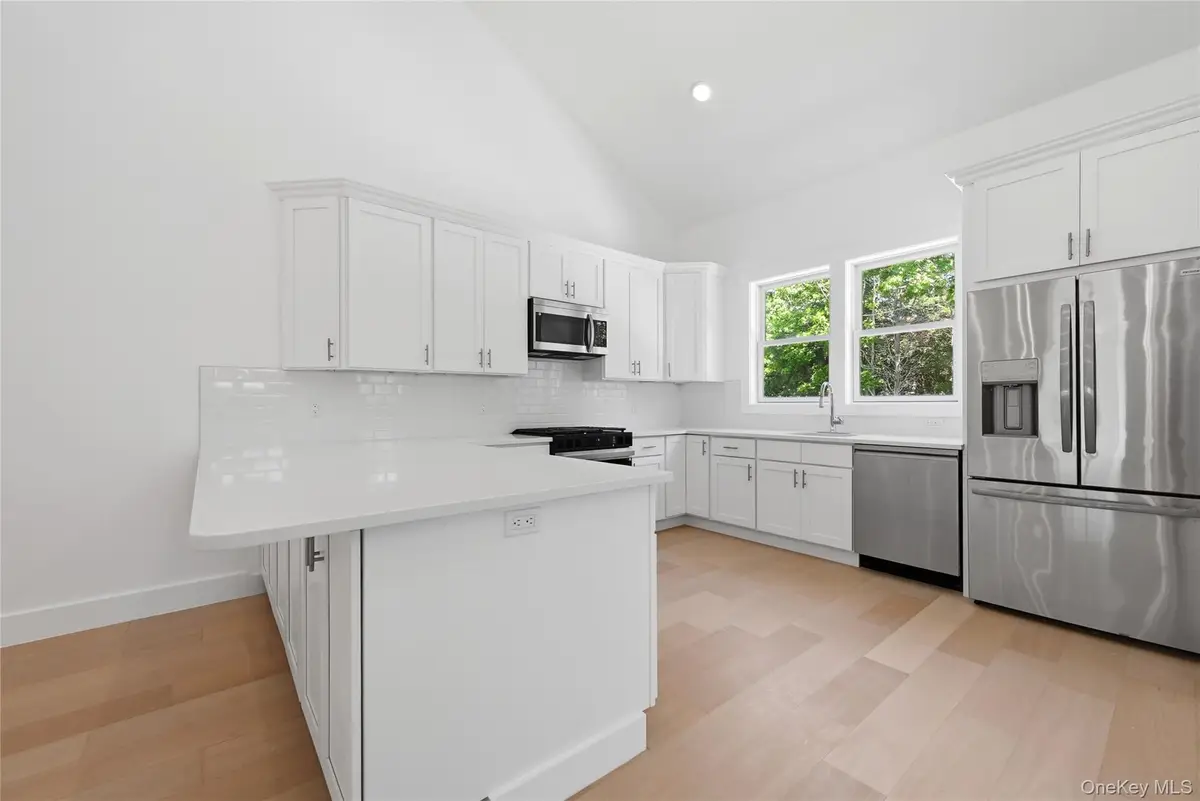 19 Montauk Highway #7, Westhampton, NY 11977 - #1
