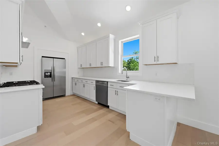 19 Montauk Highway #9, Westhampton, NY 11977 - #2
