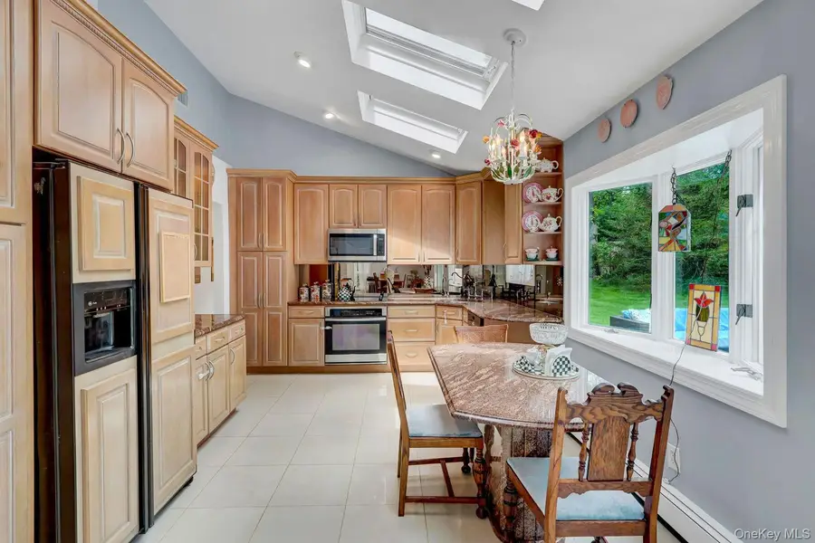 6 Highridge Drive, Huntington, NY 11743 - #3
