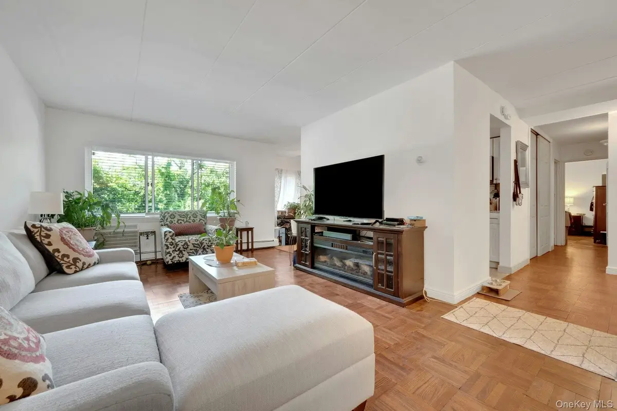 370 Central Park Avenue #2E, Scarsdale, NY 10583 - #1
