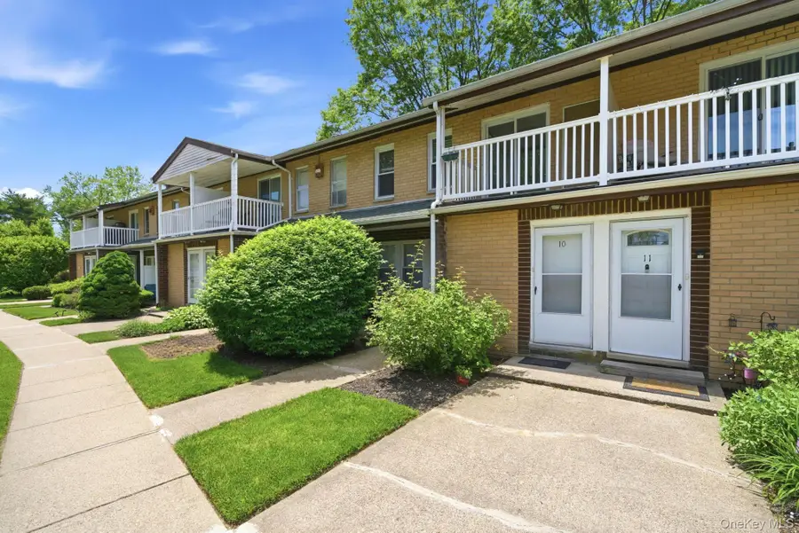 10 Artist Lake Drive, Middle Island, NY 11953 - #2