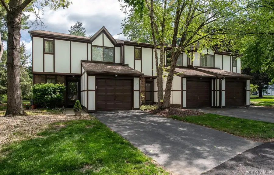 21 Topaz Run, Poughkeepsie, NY 12603 - #2