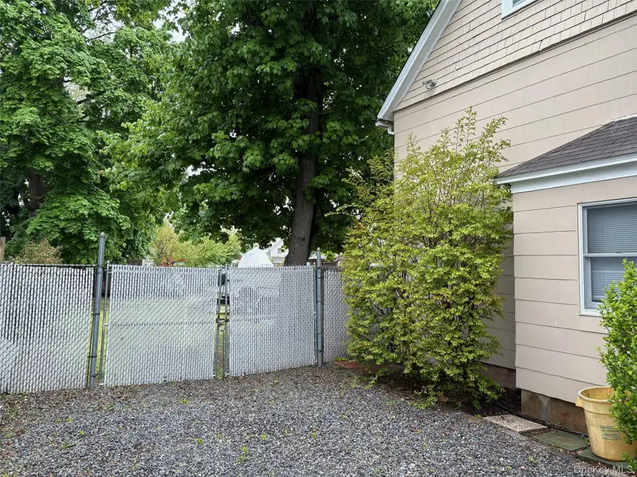 130 Park Avenue, Hicksville, NY 11801 - #3