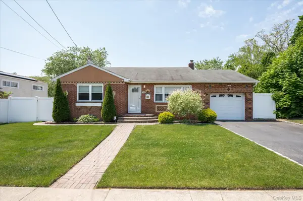 330 Woods Road, North Babylon, NY 11703