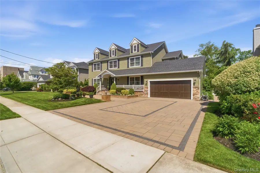 27 Davison Place, Rockville Centre, NY 11570 - #3
