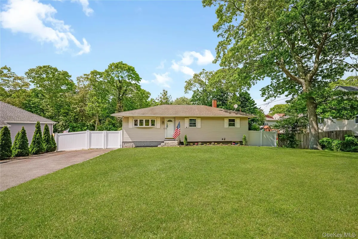 21 Probst Drive, Shirley, NY 11967 - #1