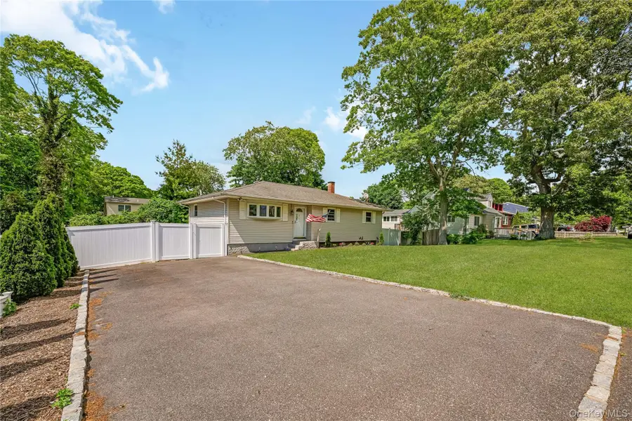 21 Probst Drive, Shirley, NY 11967 - #2