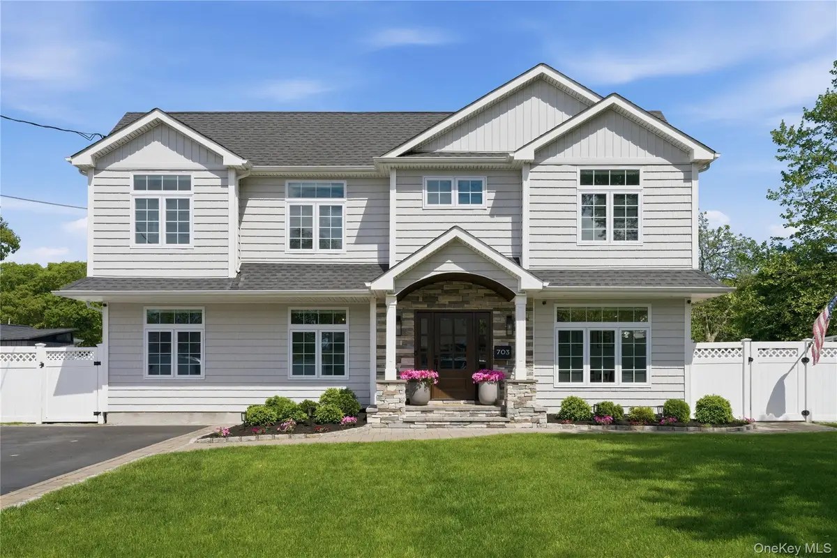 703 Peter Paul Drive, West Islip, NY 11795 - #1
