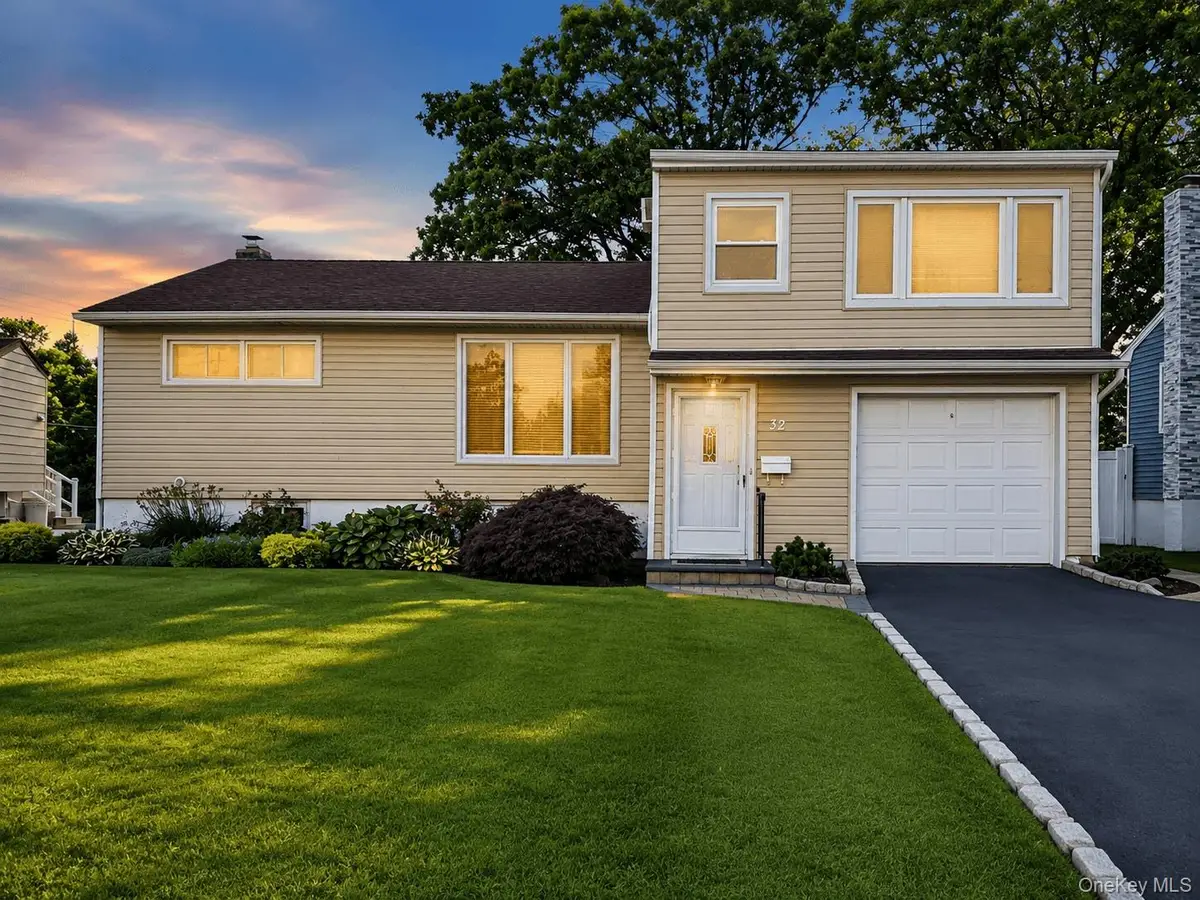 32 Elderberry Lane E, Valley Stream, NY 11581 - #1