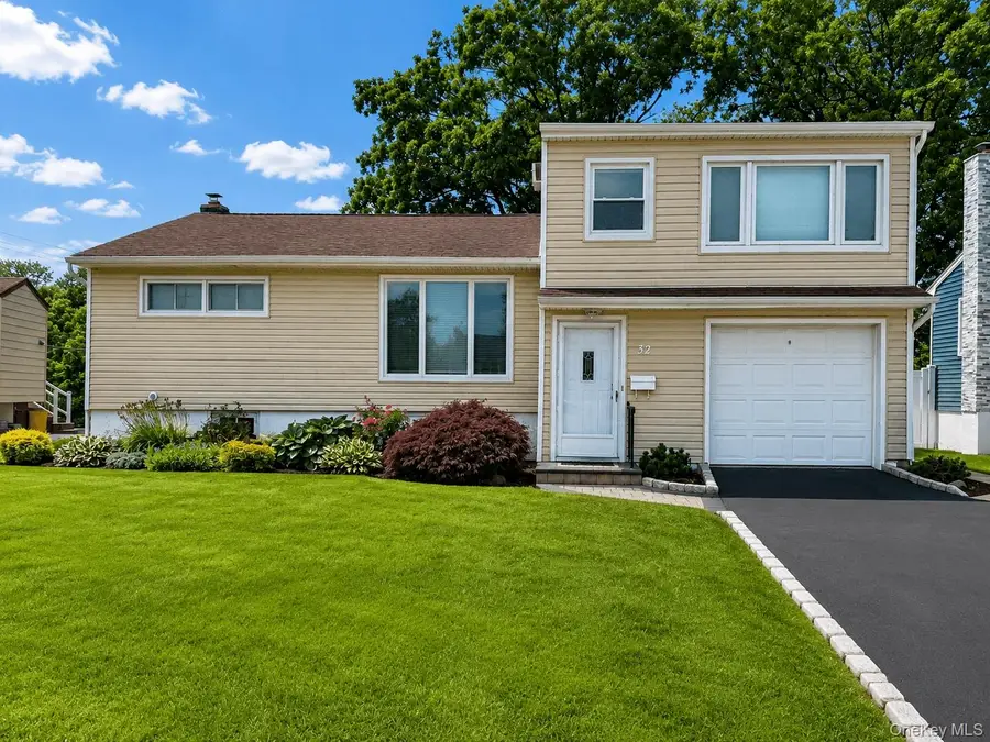 32 Elderberry Lane E, Valley Stream, NY 11581 - #2