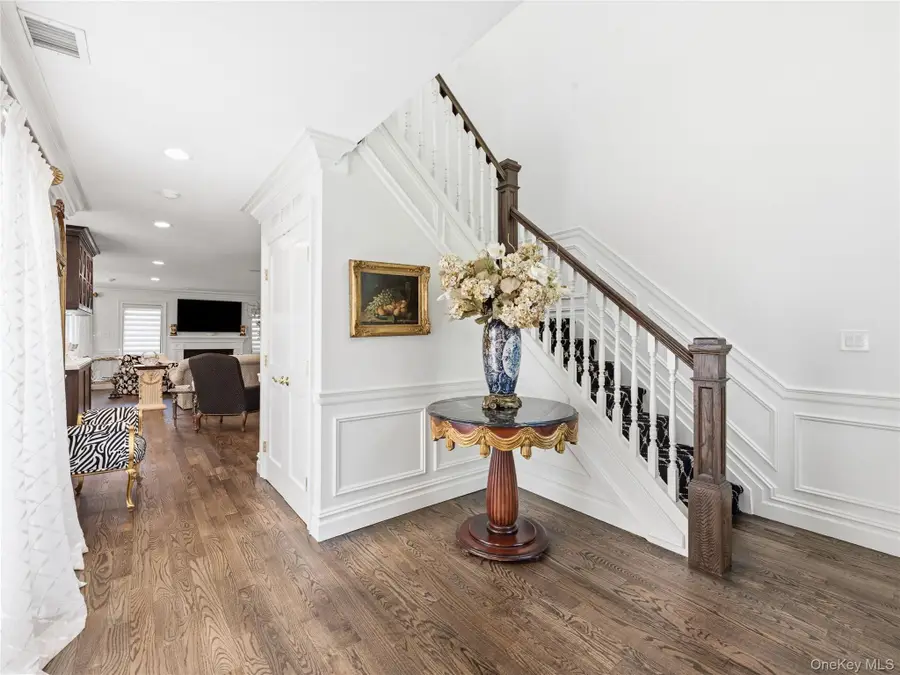 227 Hamlet Drive, Jericho, NY 11753 - #3