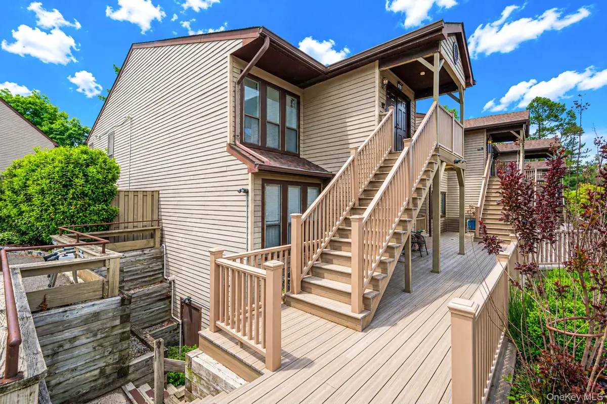 19 The Circle #19, Glen Head, NY 11545 - #1
