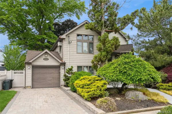 2772 Riverside Avenue, Merrick, NY 11566