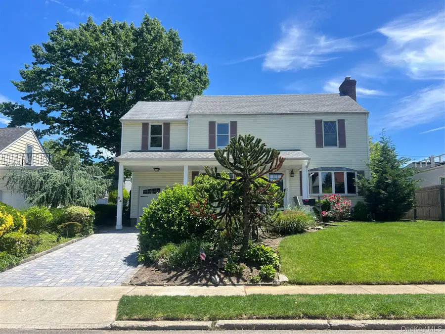 24 Purdue Road, Glen Cove, NY 11542 - #3