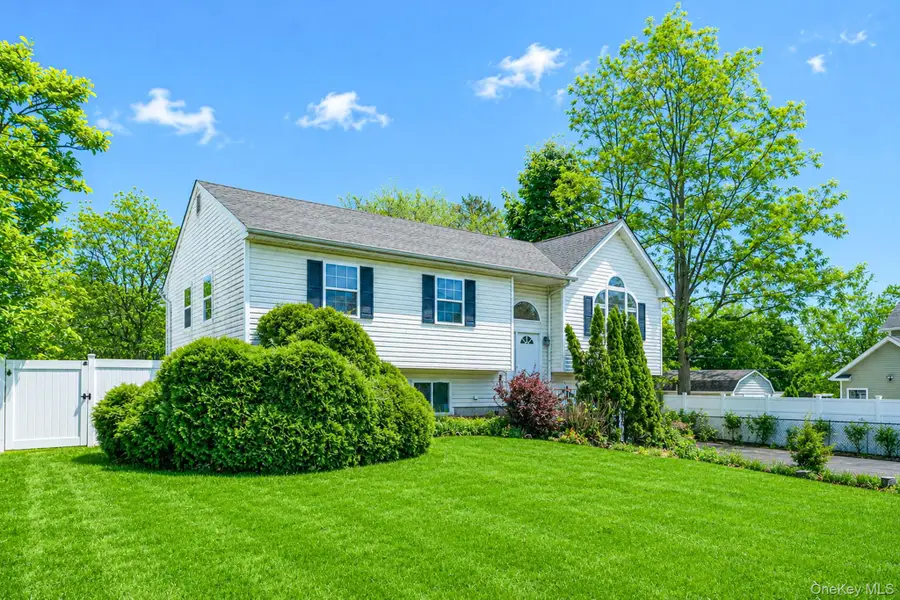 57 Woodycrest Drive, Farmingville, NY 11738 - #2