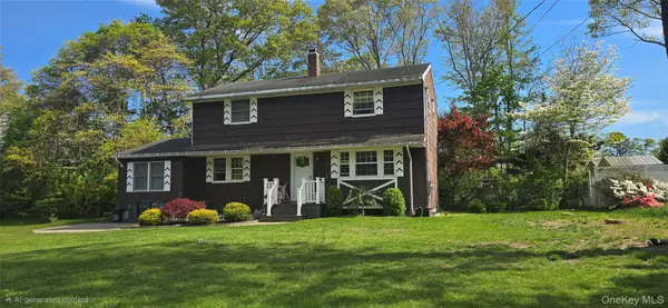 10 Hollingwood Drive, Coram, NY 11727