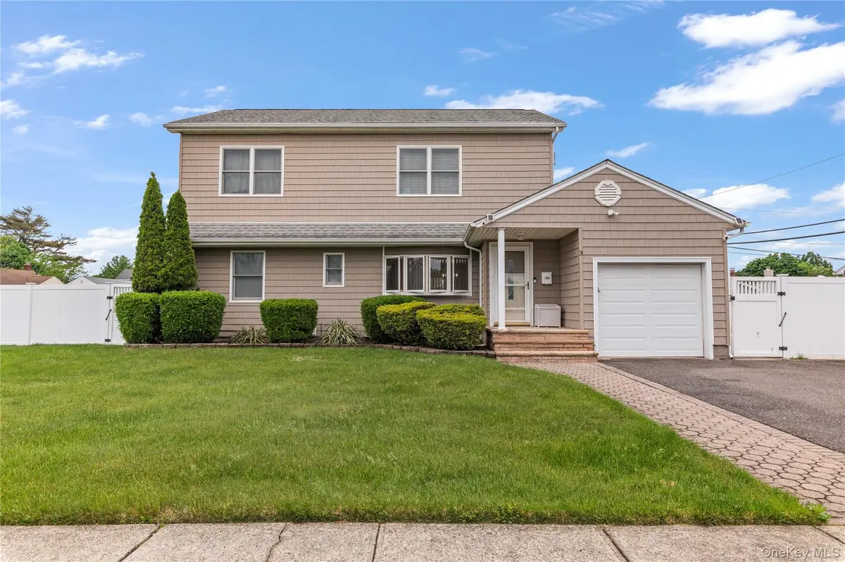 3 Cheshire Road, Bethpage, NY 11714 - #1