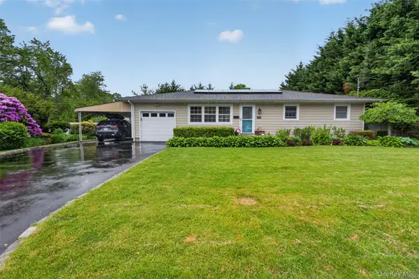 220 Grant Avenue, Saint James, NY 11780