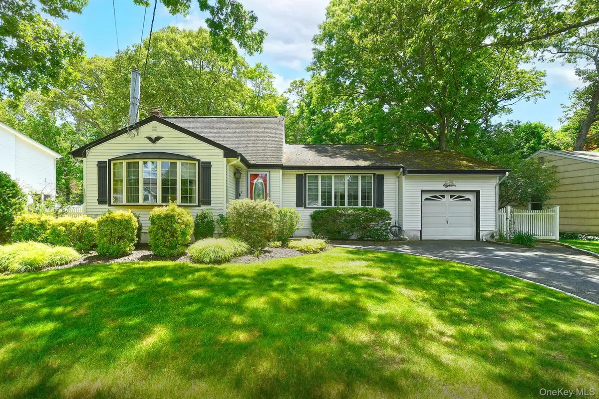 18 Homeland Drive, Huntington, NY 11743 - #1