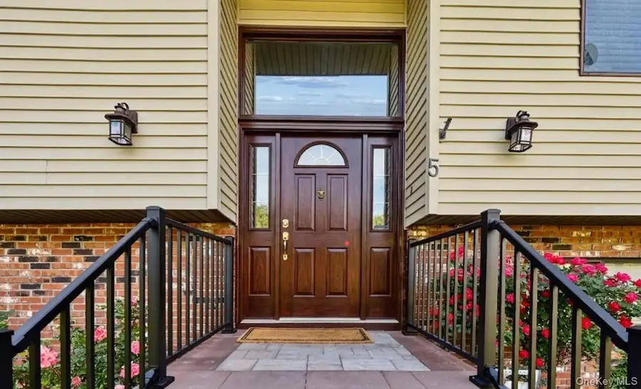 5 Shagbark Court, New City, NY 10956 - #3