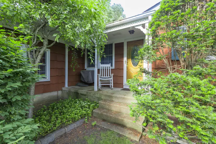 3 Boston Avenue, Medford, NY 11763 - #2