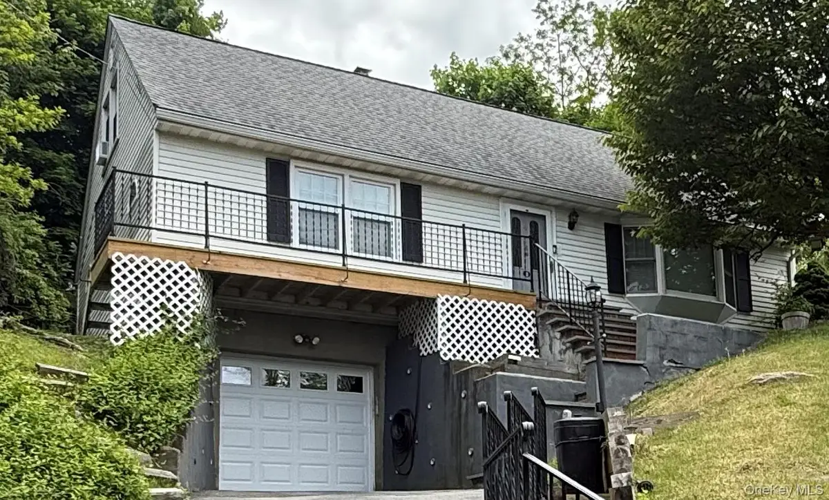 5 Meadowbrook Drive, Ossining, NY 10562 - #1