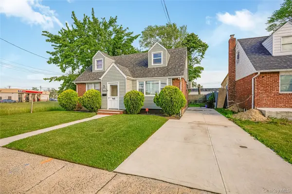 876 Oliver Avenue, Westbury, NY 11590