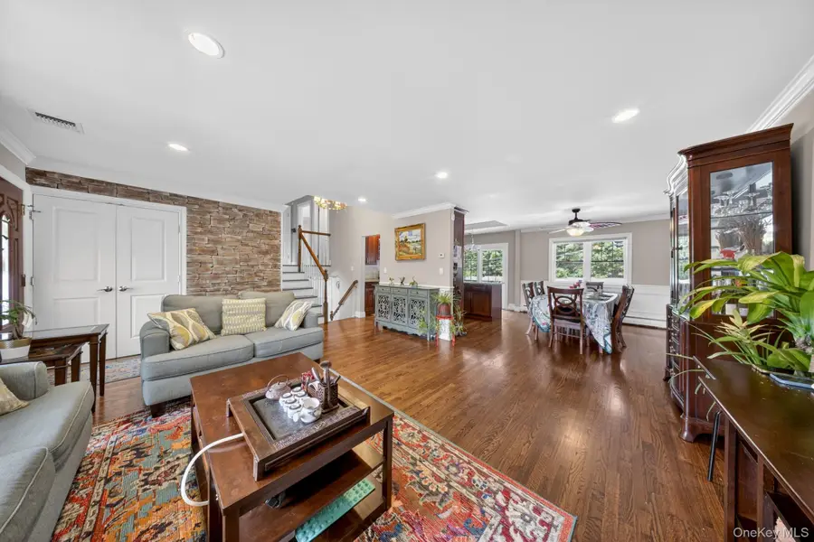 6 Holly Lane, Jericho, NY 11753 - #3