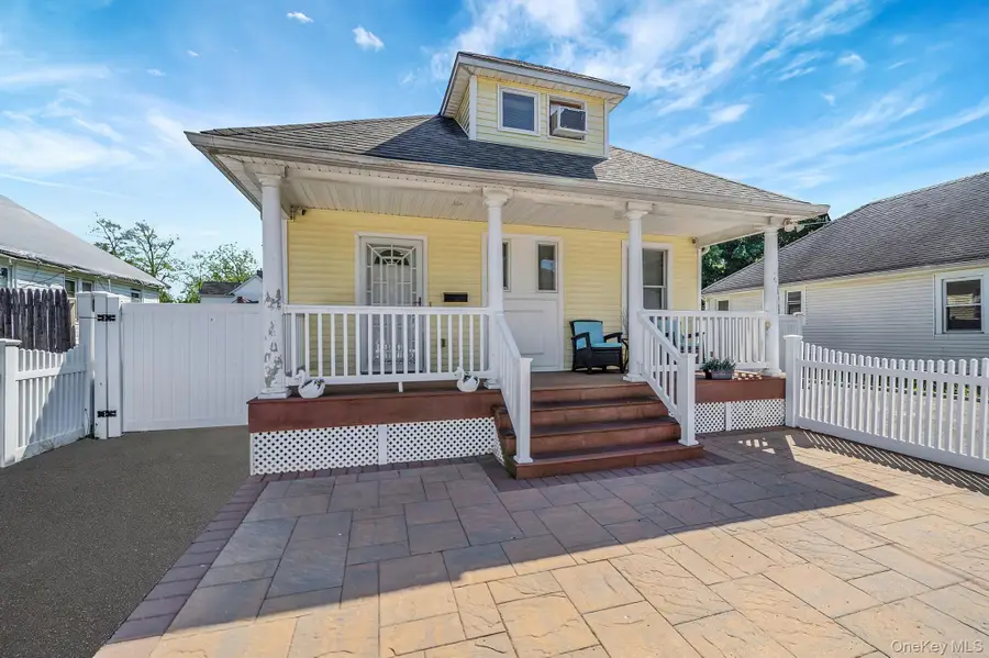 119 N 1st Avenue, Bay Shore, NY 11706 - #3