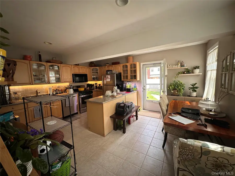 568 Irving Street, Westbury, NY 11590 - #2