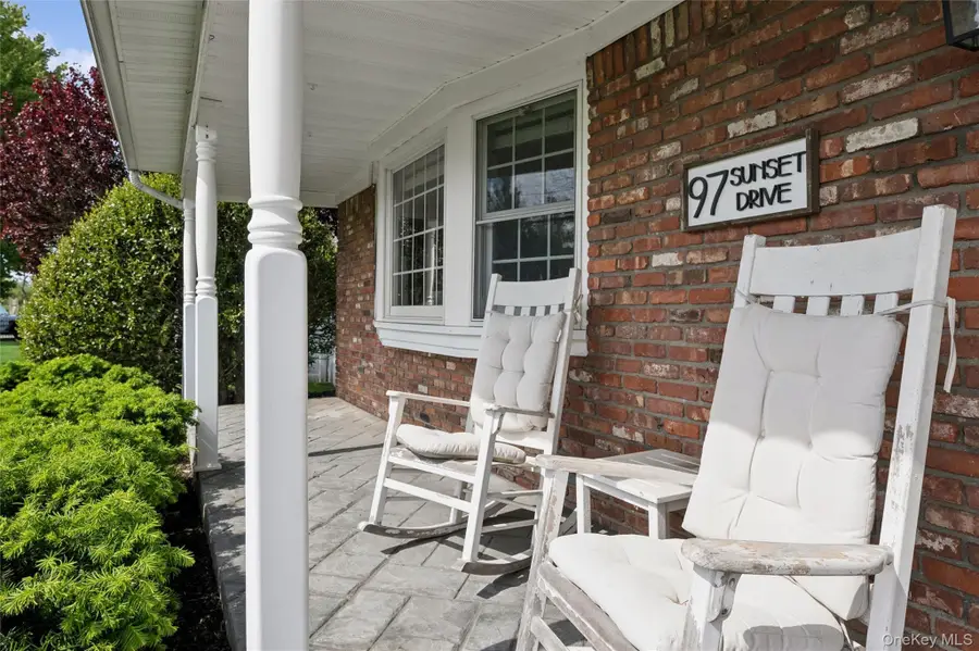 97 Sunset Drive, Sayville, NY 11782 - #3