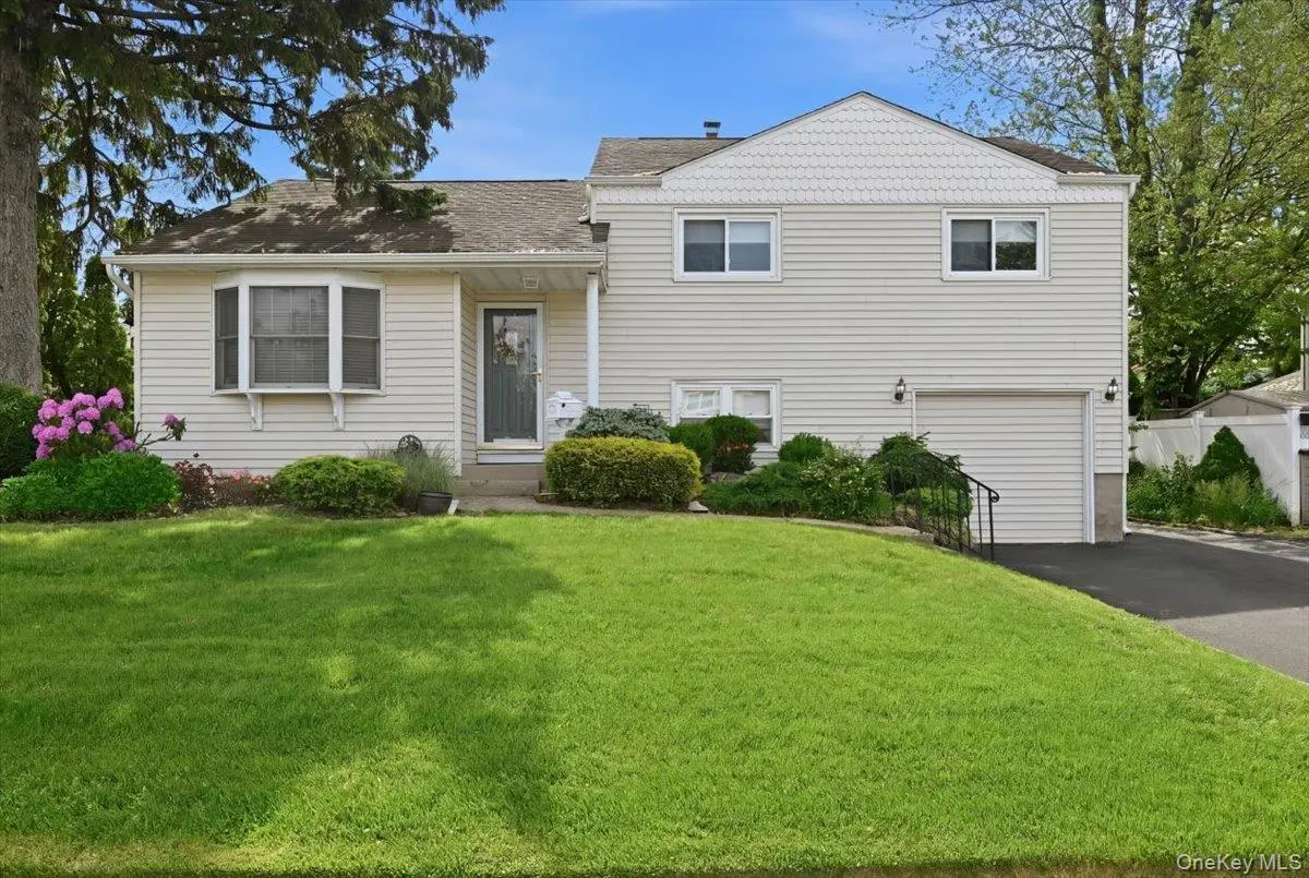 5 Hastings Road, Massapequa, NY 11758 - #1