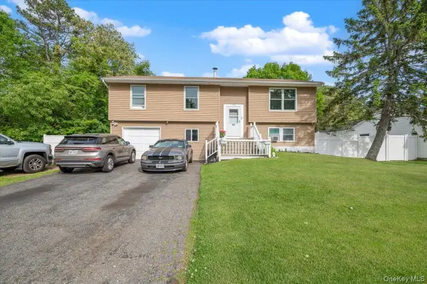 745 Greenbelt Parkway W, Holbrook, NY 11741