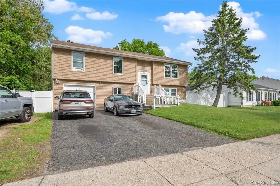 745 Greenbelt Parkway W, Holbrook, NY 11741 - #2