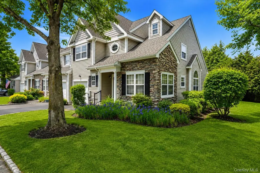 72 Paddington Circle, Smithtown, NY 11787 - #2