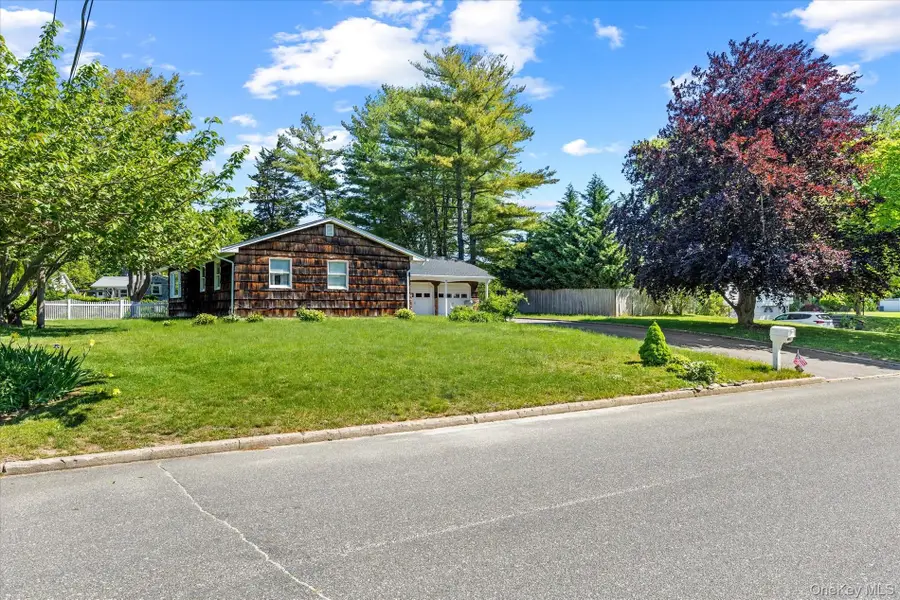 15 Quist Lane, Nesconset, NY 11767 - #2