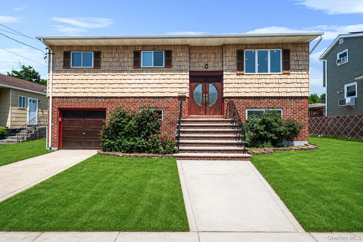 242 Roquette Avenue, Floral Park, NY 11001 - #1