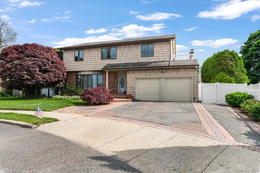 9 Bernadette Court, Hicksville, NY 11801 - #2
