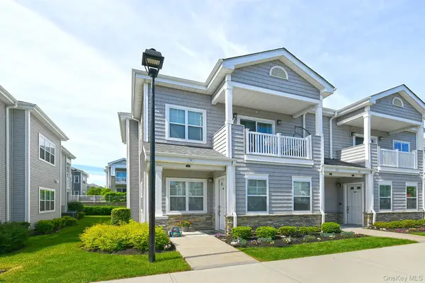 53 Winter Place #53, East Northport, NY 11731