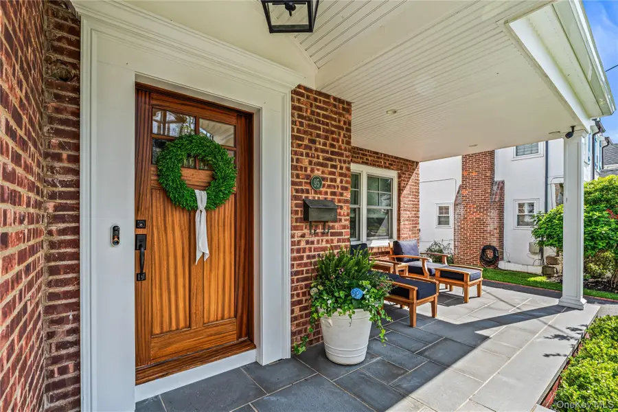 95 Muirfield Road, Rockville Centre, NY 11570 - #2